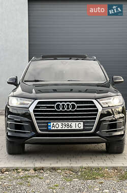 Позашляховик / Кросовер Audi Q7 2016 в Виноградові