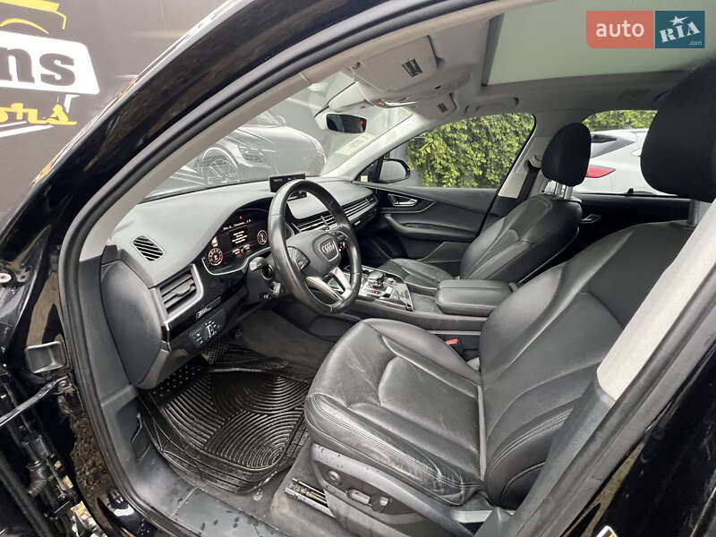 Позашляховик / Кросовер Audi Q7 2017 в Стрию