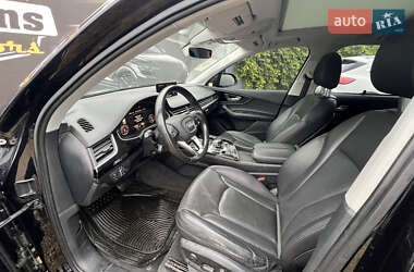 Внедорожник / Кроссовер Audi Q7 2017 в 