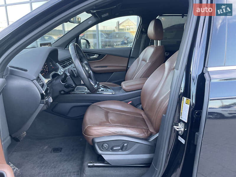 Внедорожник / Кроссовер Audi Q7 2017 в Ужгороде