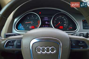 Внедорожник / Кроссовер Audi Q7 2010 в 