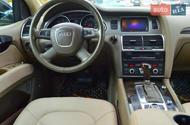 Внедорожник / Кроссовер Audi Q7 2010 в 