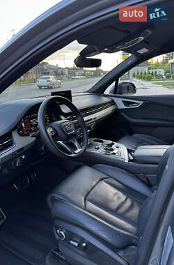 Внедорожник / Кроссовер Audi Q7 2017 в 