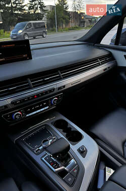 Внедорожник / Кроссовер Audi Q7 2017 в 