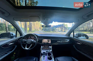 Позашляховик / Кросовер Audi Q7 2020 в 