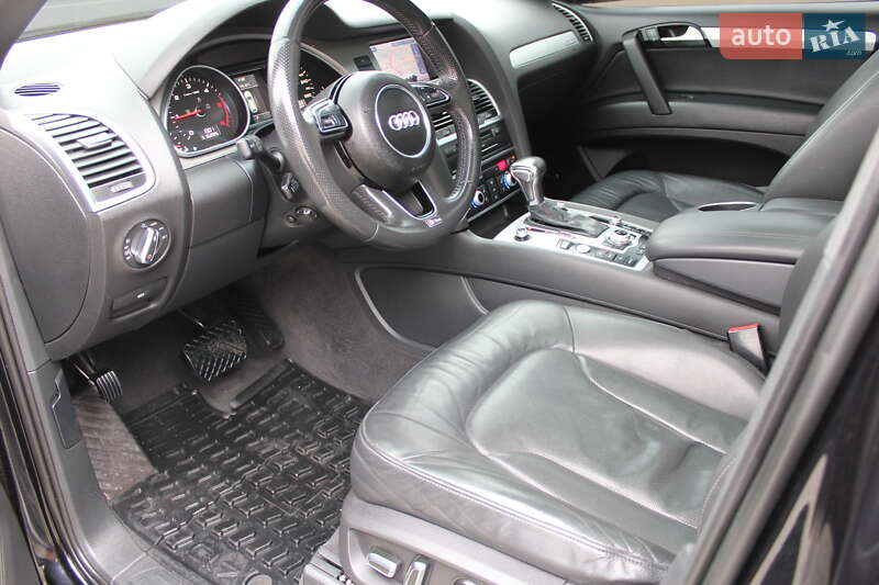 Позашляховик / Кросовер Audi Q7 2015 в Рівному