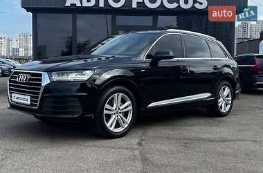Позашляховик / Кросовер Audi Q7 2016 в 