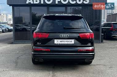 Позашляховик / Кросовер Audi Q7 2016 в 