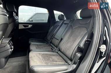 Позашляховик / Кросовер Audi Q7 2016 в 