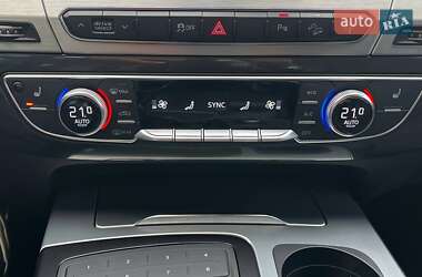 Позашляховик / Кросовер Audi Q7 2016 в 