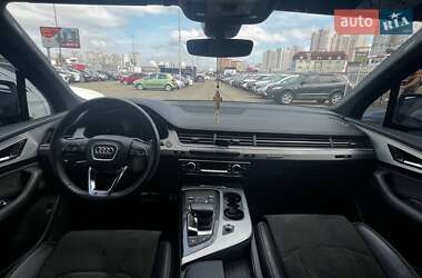 Позашляховик / Кросовер Audi Q7 2016 в 