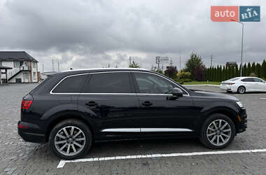 Позашляховик / Кросовер Audi Q7 2016 в 