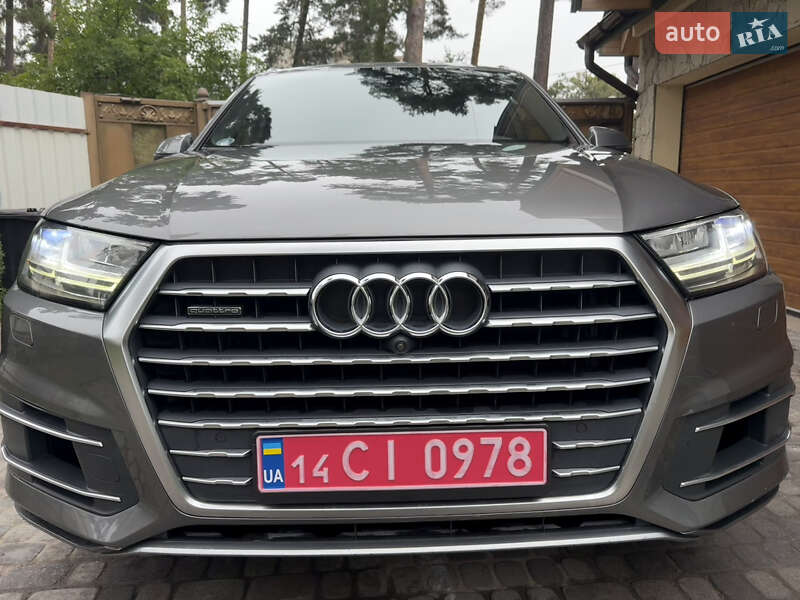 Позашляховик / Кросовер Audi Q7 2017 в Львові