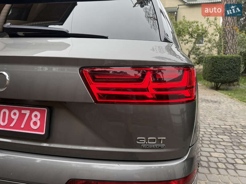 Позашляховик / Кросовер Audi Q7 2017 в Львові