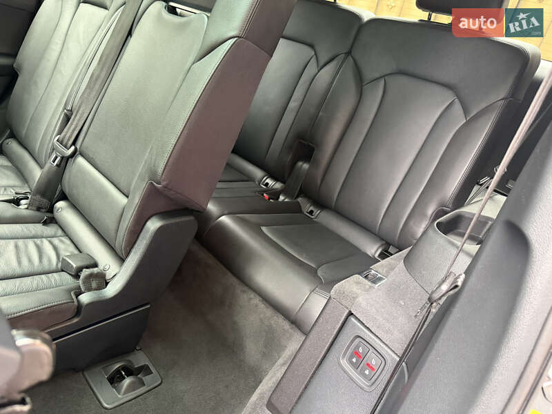 Позашляховик / Кросовер Audi Q7 2017 в Львові