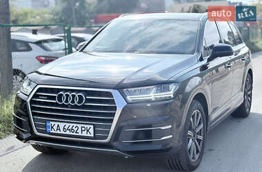 Внедорожник / Кроссовер Audi Q7 2017 в 