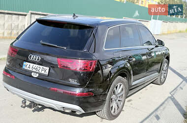 Внедорожник / Кроссовер Audi Q7 2017 в 