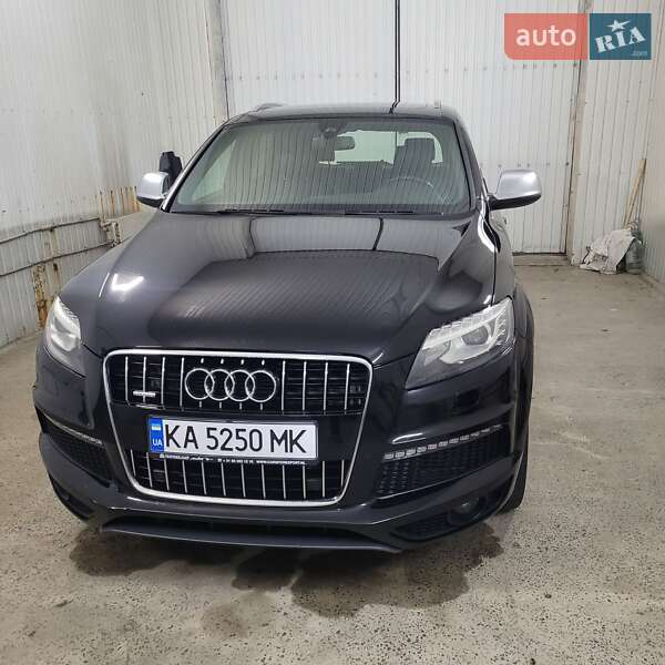 Позашляховик / Кросовер Audi Q7 2010 в 