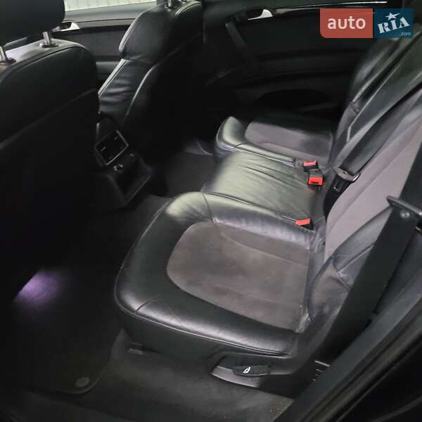 Внедорожник / Кроссовер Audi Q7 2010 в Изяславе
