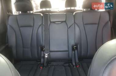 Позашляховик / Кросовер Audi Q7 2015 в 
