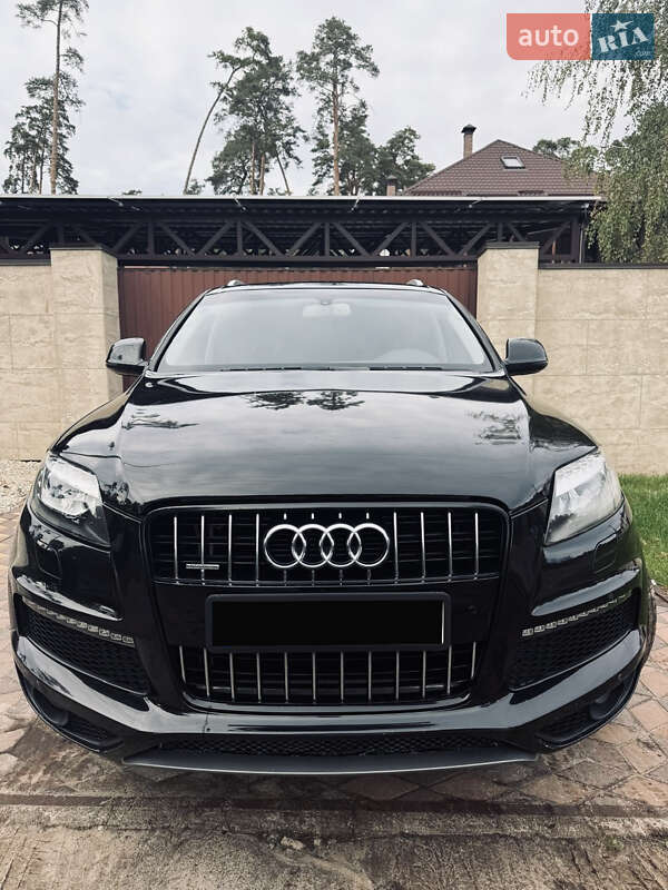 Позашляховик / Кросовер Audi Q7 2012 в 