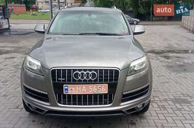 Позашляховик / Кросовер Audi Q7 2012 в 