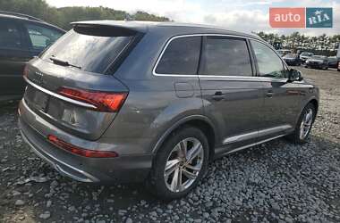 Внедорожник / Кроссовер Audi Q7 2021 в 