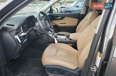Внедорожник / Кроссовер Audi Q7 2021 в 