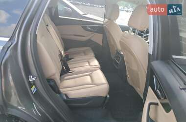 Внедорожник / Кроссовер Audi Q7 2021 в 