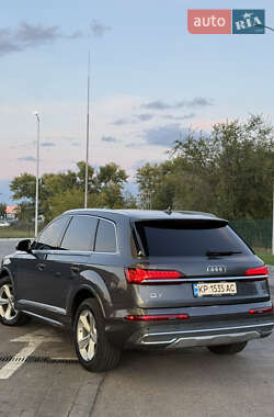 Внедорожник / Кроссовер Audi Q7 2020 в 