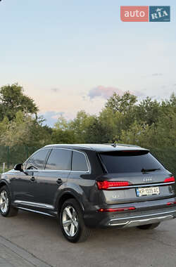 Внедорожник / Кроссовер Audi Q7 2020 в 