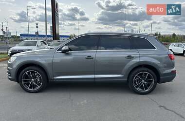 Внедорожник / Кроссовер Audi Q7 2016 в 