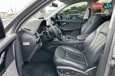 Внедорожник / Кроссовер Audi Q7 2016 в 