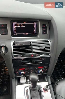 Внедорожник / Кроссовер Audi Q7 2011 в 