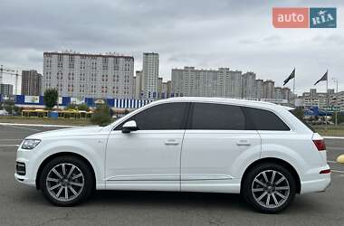 Позашляховик / Кросовер Audi Q7 2018 в 