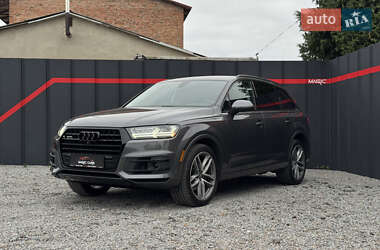 Внедорожник / Кроссовер Audi Q7 2018 в 
