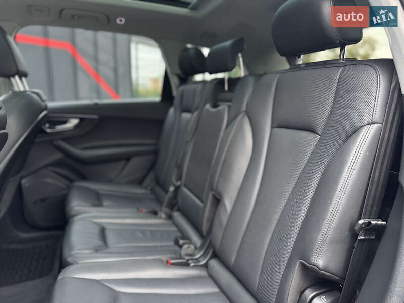 Позашляховик / Кросовер Audi Q7 2018 в Луцьку