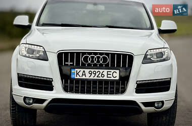 Позашляховик / Кросовер Audi Q7 2013 в 