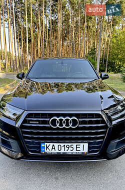 Внедорожник / Кроссовер Audi Q7 2017 в 