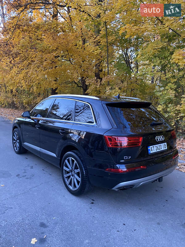 Позашляховик / Кросовер Audi Q7 2017 в Івано-Франківську