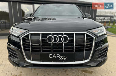 Позашляховик / Кросовер Audi Q7 2022 в 