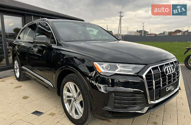 Позашляховик / Кросовер Audi Q7 2022 в 