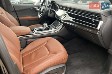 Позашляховик / Кросовер Audi Q7 2022 в 