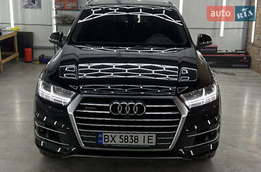 Позашляховик / Кросовер Audi Q7 2016 в 