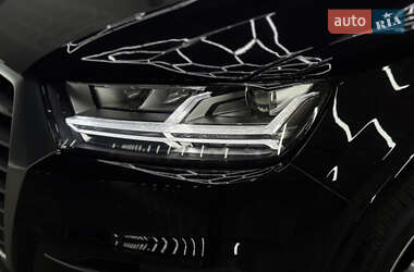 Позашляховик / Кросовер Audi Q7 2016 в 