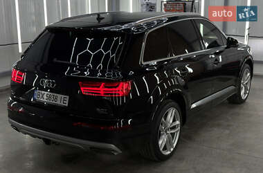 Позашляховик / Кросовер Audi Q7 2016 в 