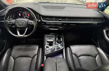Позашляховик / Кросовер Audi Q7 2016 в 
