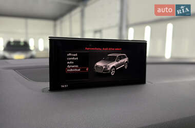 Позашляховик / Кросовер Audi Q7 2016 в 