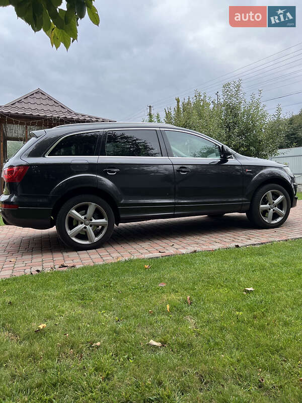 Позашляховик / Кросовер Audi Q7 2012 в Києві