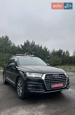 Внедорожник / Кроссовер Audi Q7 2017 в 